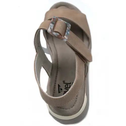 &Alpha;&nu;&alpha;&tau;&omicron;&mu;&iota;&kappa;ό &Gamma;&upsilon;&nu;&alpha;&iota;&kappa;&epsilon;ί&omicron; &Pi;έ&delta;&iota;&lambda;&omicron;  - &Mu;&pi;&epsilon;&zeta; 2131