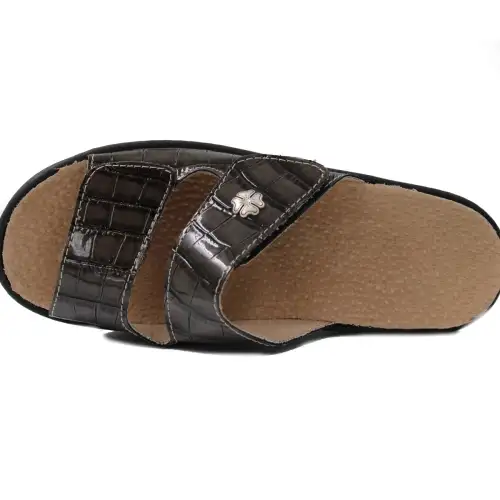 &Alpha;&nu;&alpha;&tau;&omicron;&mu;&iota;&kappa;ή &Gamma;&upsilon;&nu;&alpha;&iota;&kappa;&epsilon;ί&alpha; &Pi;&alpha;&nu;&tau;ό&phi;&lambda;&alpha; Snake Brown - 184