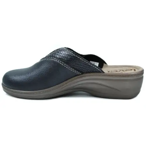 &Alpha;&nu;&alpha;&tau;&omicron;&mu;&iota;&kappa;ή &Gamma;&upsilon;&nu;&alpha;&iota;&kappa;&epsilon;ί&alpha; &Pi;&alpha;&nu;&tau;ό&phi;&lambda;&alpha;  - &Mu;&pi;&lambda;&epsilon; 4042