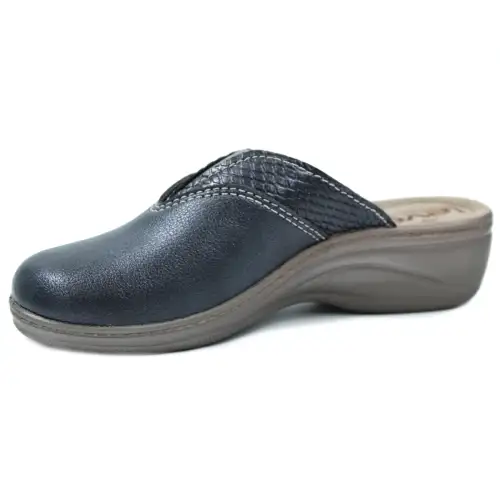 &Alpha;&nu;&alpha;&tau;&omicron;&mu;&iota;&kappa;ή &Gamma;&upsilon;&nu;&alpha;&iota;&kappa;&epsilon;ί&alpha; &Pi;&alpha;&nu;&tau;ό&phi;&lambda;&alpha;  - &Mu;&pi;&lambda;&epsilon; 4042