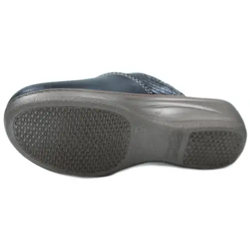 &Alpha;&nu;&alpha;&tau;&omicron;&mu;&iota;&kappa;ή &Gamma;&upsilon;&nu;&alpha;&iota;&kappa;&epsilon;ί&alpha; &Pi;&alpha;&nu;&tau;ό&phi;&lambda;&alpha;  - &Mu;&pi;&lambda;&epsilon; 4042