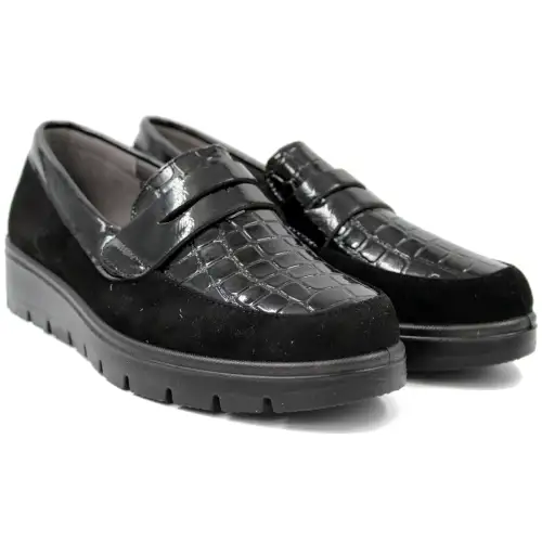  &Alpha;&nu;&alpha;&tau;&omicron;&mu;&iota;&kappa;ό &Gamma;&upsilon;&nu;&alpha;&iota;&kappa;&epsilon;ί&omicron; &Pi;&alpha;&pi;&omicron;ύ&tau;&sigma;&iota; &Delta;&epsilon;&rho;&mu;ά&tau;&iota;&nu;&omicron; - &Mu;&alpha;ύ&rho;&omicron; 1573