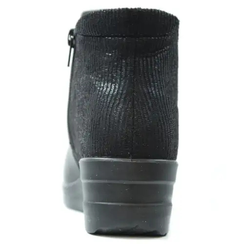 711 &Mu;&Alpha;&Upsilon;&Rho;&Omicron; &Zeta; 