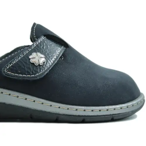 977 &Mu;&Pi;&Lambda;&Epsilon; &Eta;